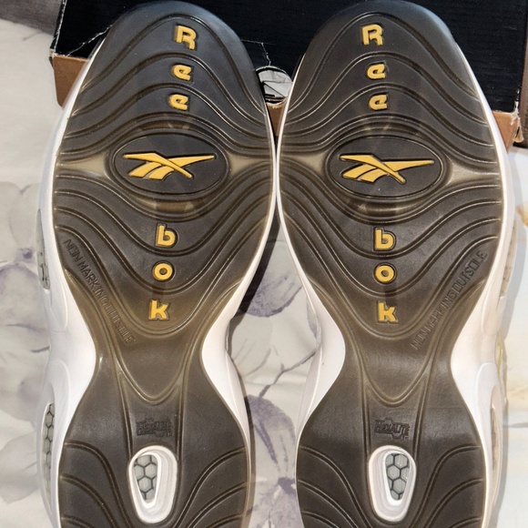 Reebok Question Mid Black & Gold Men's Size 11 US - Picture 6 of 10